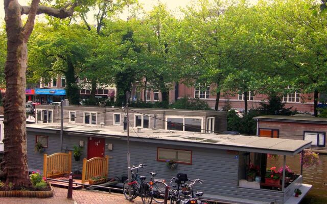 Phildutch Houseboat Amsterdam Bed and Breakfast