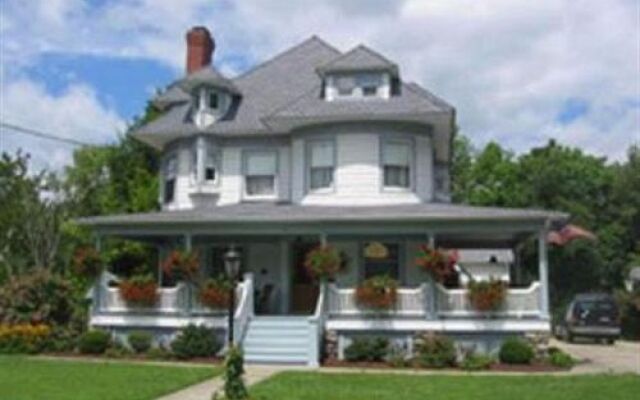 Pine Bush House Bed and Breakfast
