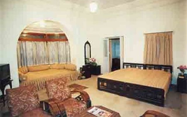 Hotel Padmini Nivas