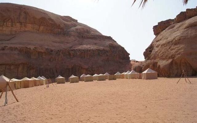 Wadi rum sunset camp