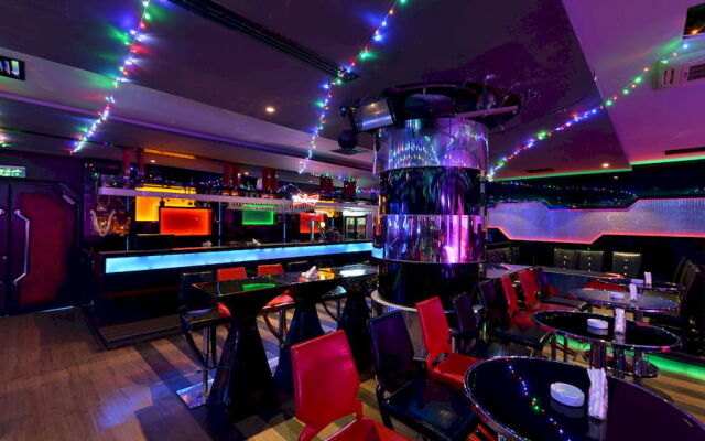 Grand Astoria Hotel