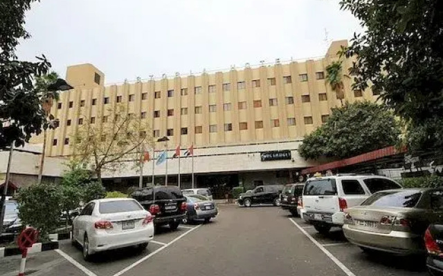 Grand Astoria Hotel