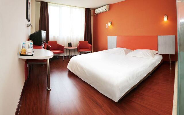 Homeinn Selected Hotel (Guangzhou Zhujiang New Town Wuyangcun Subway Station)