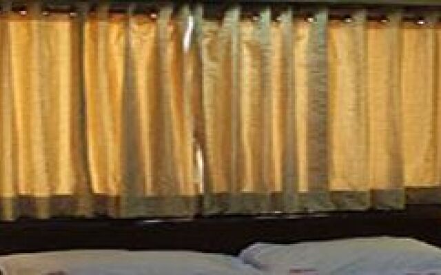Hotel Mathura Residency