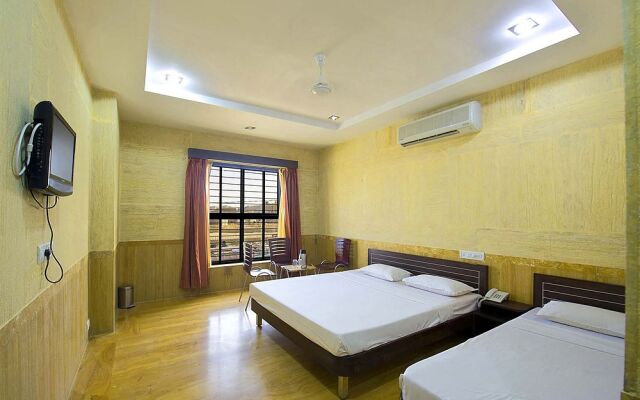 Hotel Shanti Residency