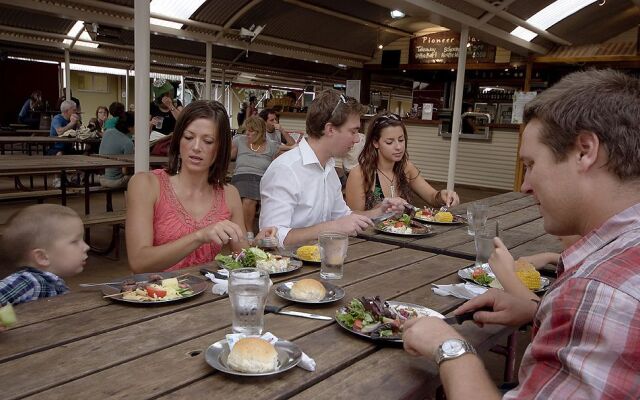 Outback Pioneer Lodge