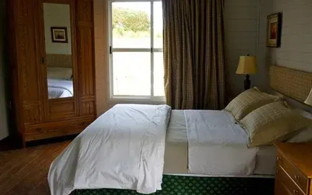 Victoria Fields Hotel & Resort