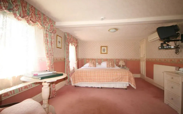 Cross House Hotel