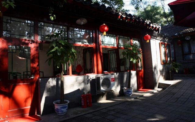 Flowering House Courtyard Hotel