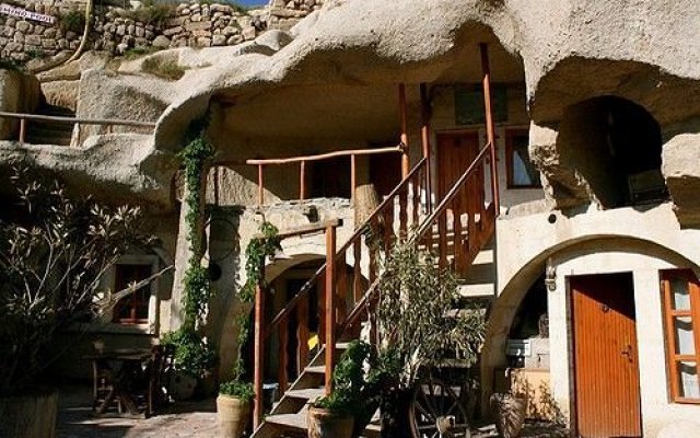 Shoestring Cave House - Hostel