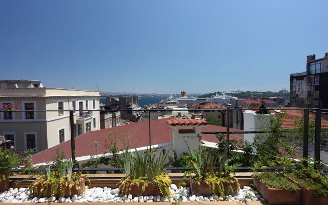 Lush Houses Galata