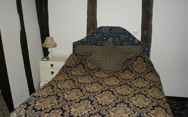 Tudor House Hotel