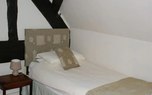 Tudor House Hotel