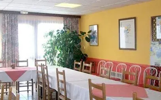 Nb Hotel