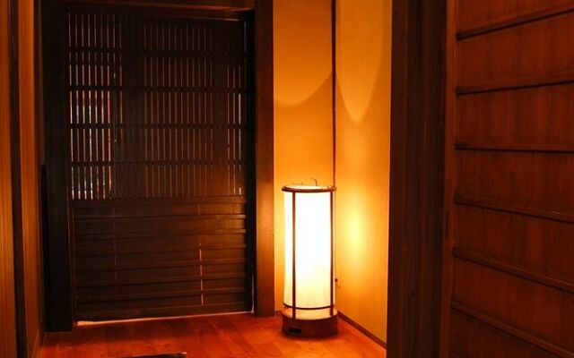 Gionshinmonzen Machiya