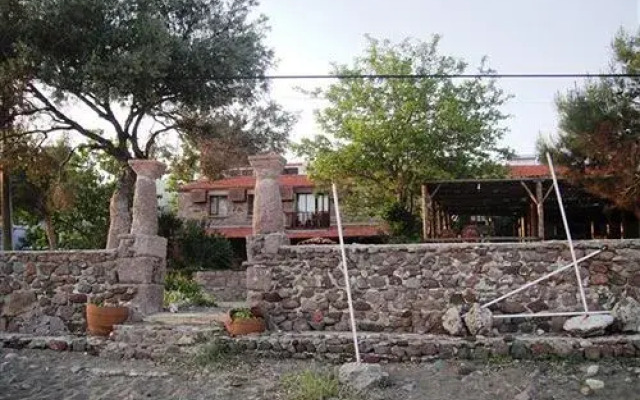 Troas Motel