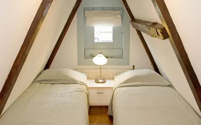 Authentic Jordaan Apartment