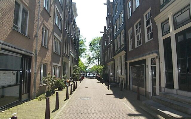 Authentic Jordaan Apartment