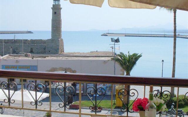 Faros Beach Mini-Hotel