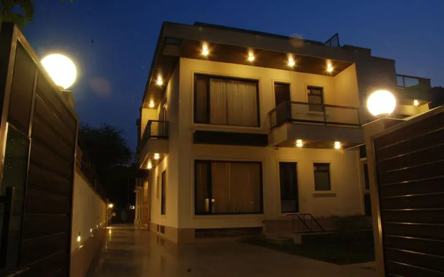 The Avenue by Seasons Hotels