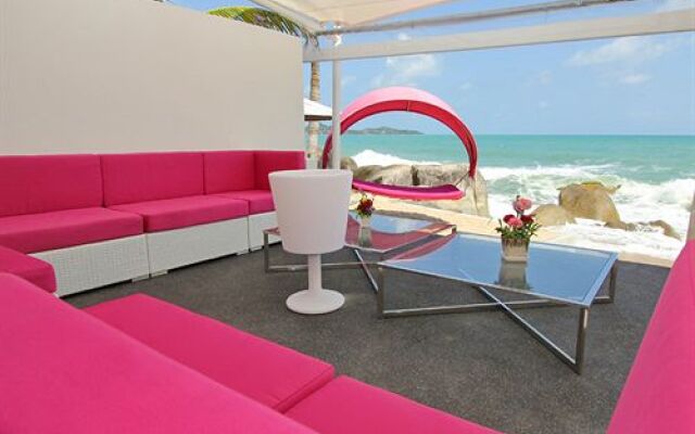 The Dinky Rock, Lounge Beach Club & Spa Hotel