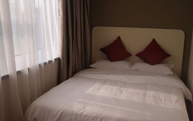 Titan Caoyang Business Hotel