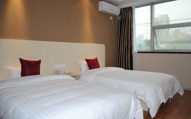 Titan Caoyang Business Hotel