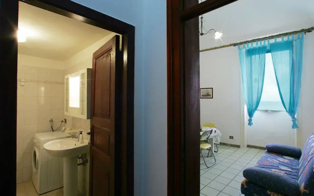 Tra Le Mura Le Case di Hilde