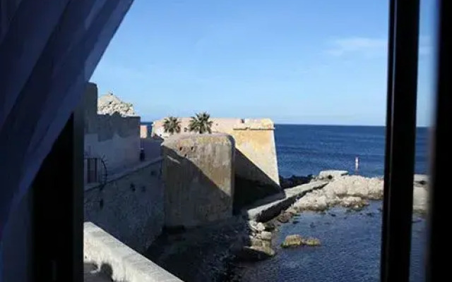 Tra Le Mura Le Case di Hilde