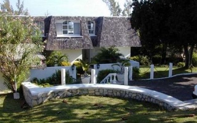 Paradise Burlington Villa