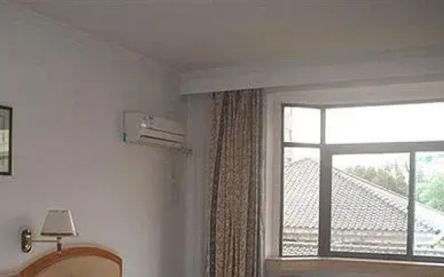 Qingyang Xifeng Hotel