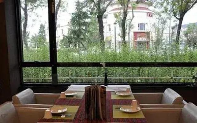 Super 8 Hotel Weihai Bund
