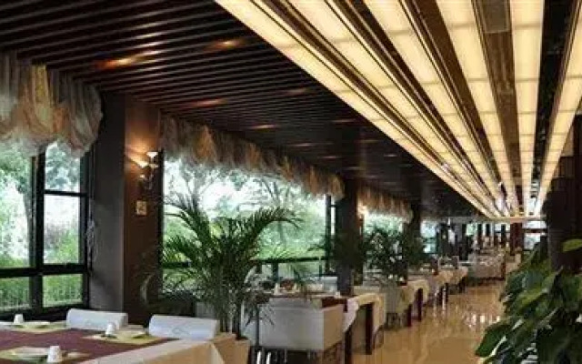 Super 8 Hotel Weihai Bund