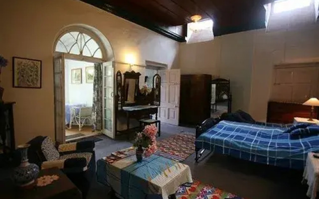 Carltons Plaisance Hotel