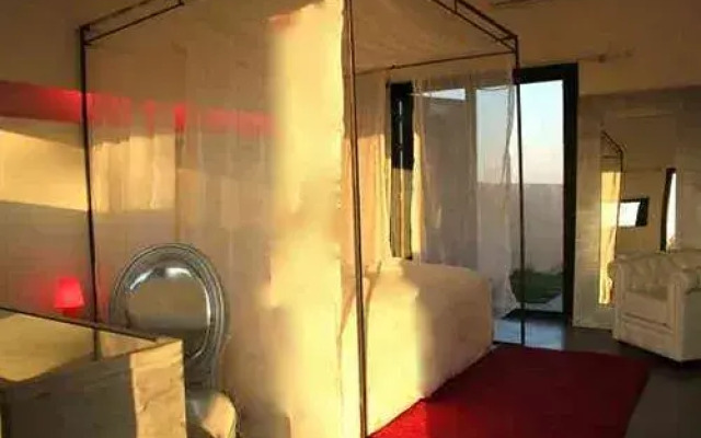 Taj Omayma