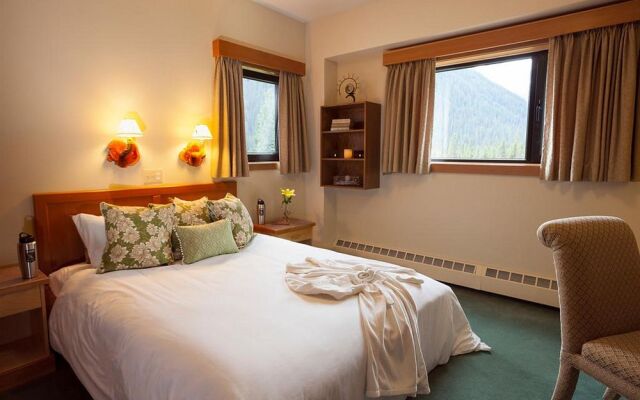 Cmh Bugaboo Lodge