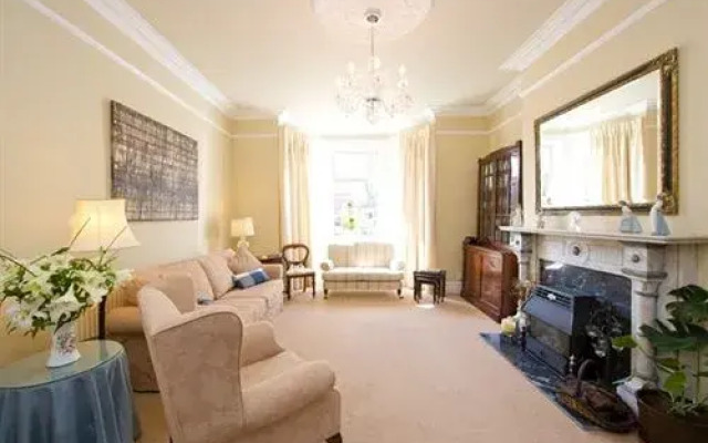 Oaklodge Bed and Breakfast