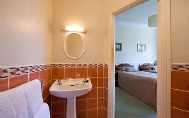 Oaklodge Bed and Breakfast