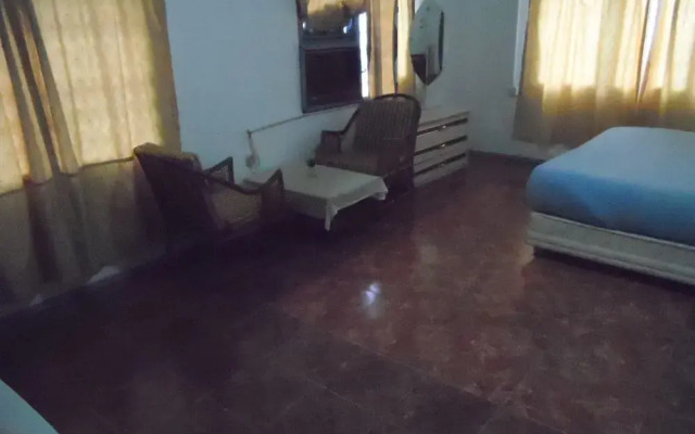 Lahana Avon Hotel