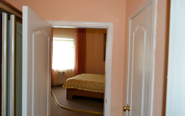 Yahont Hotel