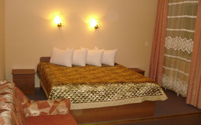 Yahont Hotel