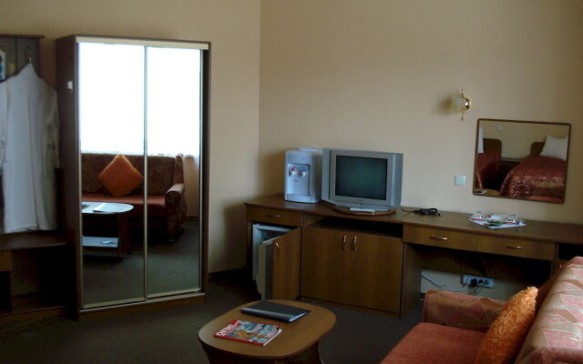 Yahont Hotel