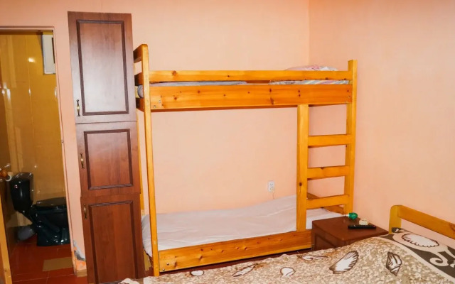 Elina Guest House