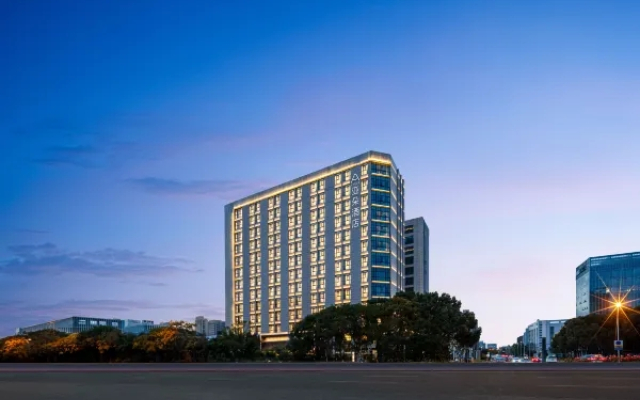 Wuxi National Software Park Zhenze Road Atour Hotel