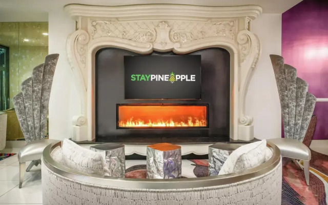 Staypineapple, An Artful Hotel, Midtown