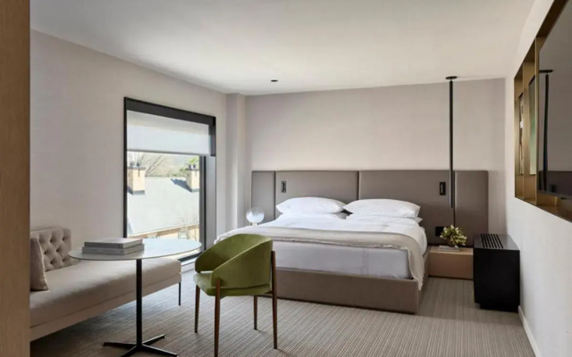 Hotel AKA Alexandria