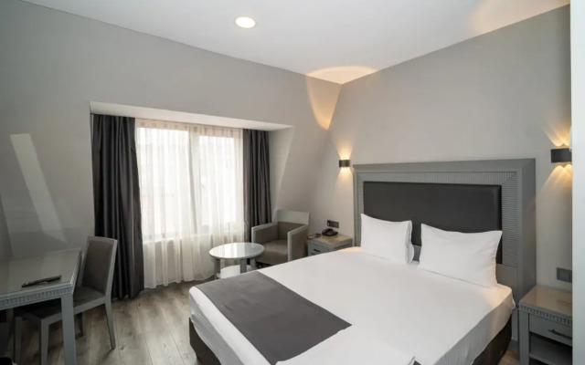 Grand S Hotel