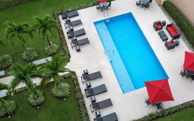 Courtyard by Marriott Panama Metromall