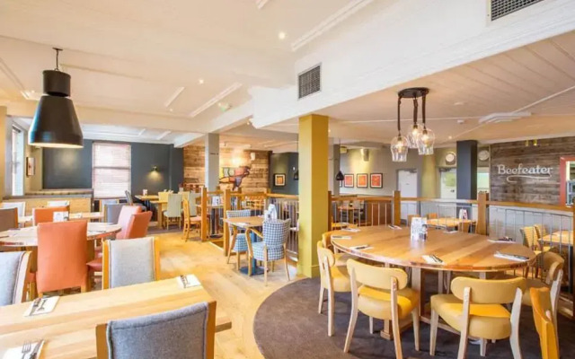 Premier Inn Manchester Salford Quays