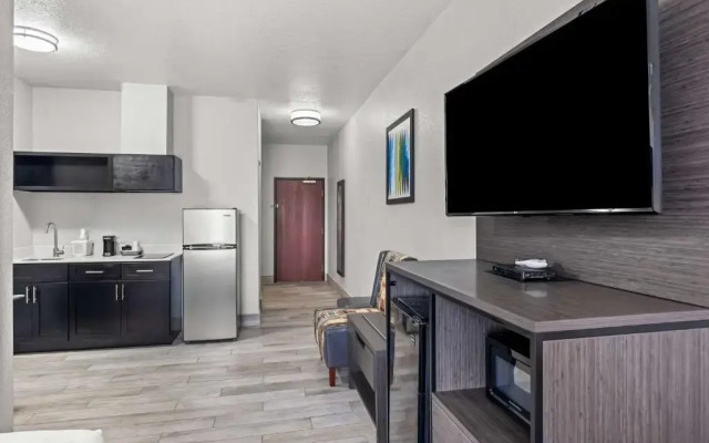 Best Western Palace Inn & Suites